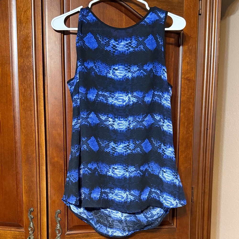 MICHAEL Michael Kors Black and Blue Sleeveless Printed Camisole Size 10